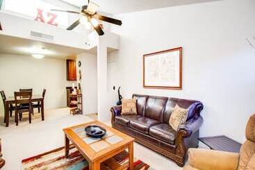 Beautiful Condo In Prime Scottsdale Location!