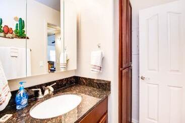 Beautiful Condo In Prime Scottsdale Location!