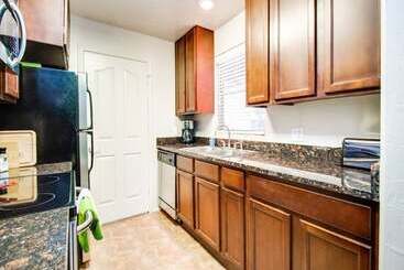 Beautiful Condo In Prime Scottsdale Location!