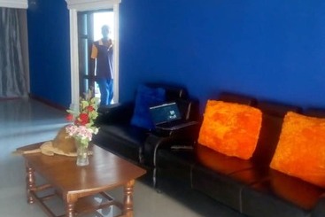 تختخواب و صبحانه Muroy Executive Lodge