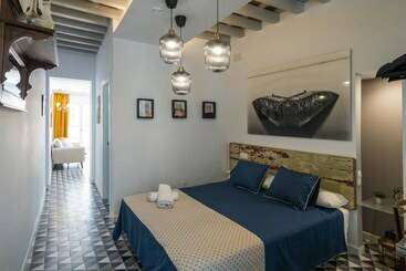 تختخواب و صبحانه Portus Gaditanus Sxviii Patio Andaluz