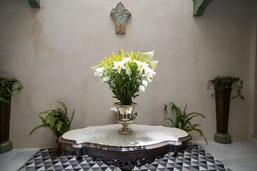 تختخواب و صبحانه Portus Gaditanus Sxviii Patio Andaluz