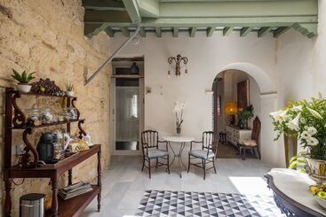تختخواب و صبحانه Portus Gaditanus Sxviii Patio Andaluz