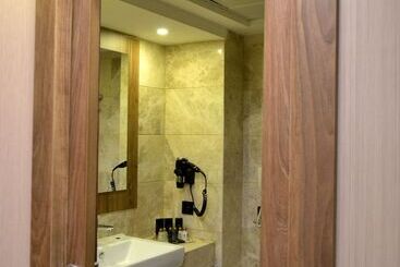 Engin Otel