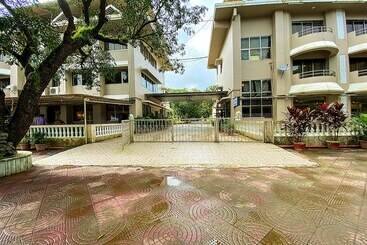 酒店 Aron Resort Lonavala Near Old Mumbai Pune Highway