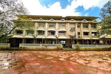 酒店 Aron Resort Lonavala Near Old Mumbai Pune Highway