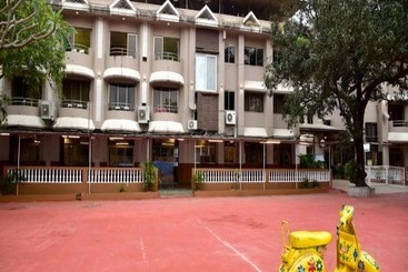 酒店 Aron Resort Lonavala Near Old Mumbai Pune Highway