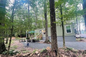 هتل Camptel Poconos Tiny Homes
