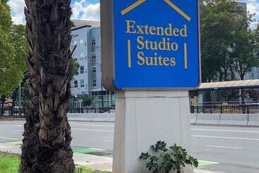 هتل Super 8 By Wyndham San Jose Airport