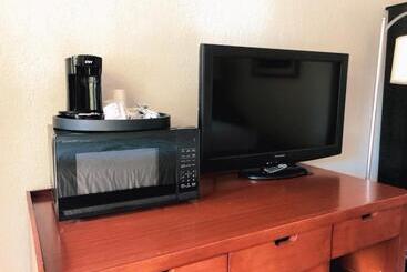 هتل Super 8 By Wyndham San Jose Airport