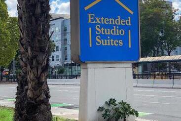 هتل Super 8 By Wyndham San Jose Airport