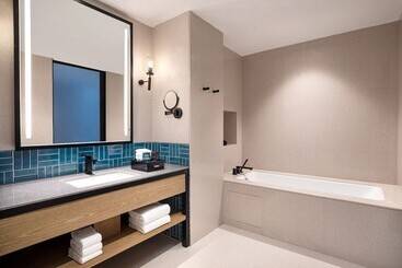 هتل Four Points By Sheraton Qiandao Lake