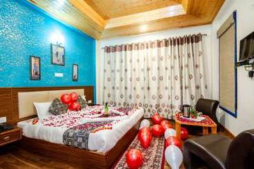 هتل Goroomgo Aplin Retreat Manali