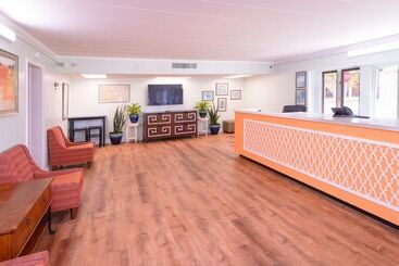هتل Heart Of Manteo Motor Lodge