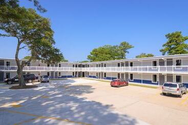 هتل Heart Of Manteo Motor Lodge