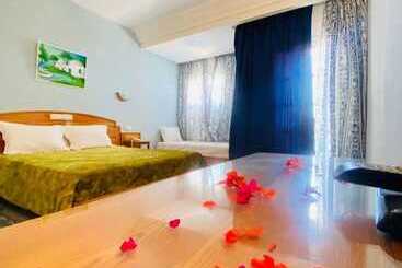 هتل Hôtel Résidence El Fatimi