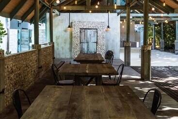 هتل Mi Lugar Retreat And Spa