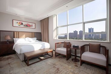 هتل Ramada Encore By Wyndham Linqu Downtown