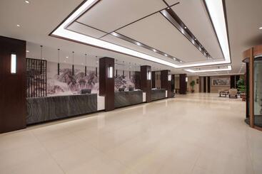 هتل Ramada Encore By Wyndham Linqu Downtown