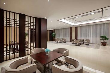 هتل Ramada Encore By Wyndham Linqu Downtown