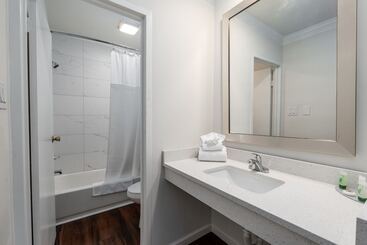 هتل Crewe Boutique Inn