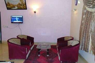 هتل Royal Guest And Farm House