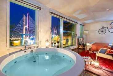Jecheon Montmartre Pension