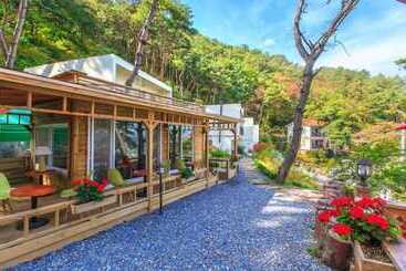 Jecheon Montmartre Pension