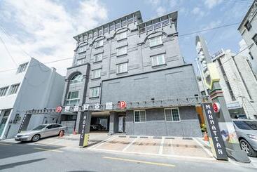 مُتل Namhae Manhattan