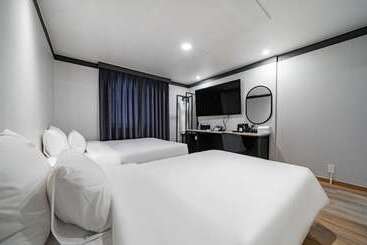 مُتل Namhae Manhattan