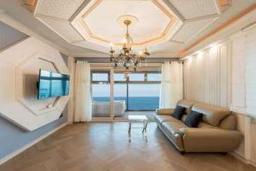 پانسیون Gyeongju Blue 21 Pool Villa