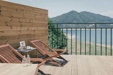 پانسیون Jecheon De Tours Camp Club