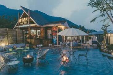 پانسیون Jecheon De Tours Camp Club