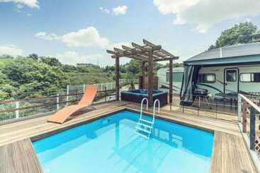 پانسیون Jecheon De Tours Camp Club