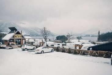 پانسیون Jecheon De Tours Camp Club