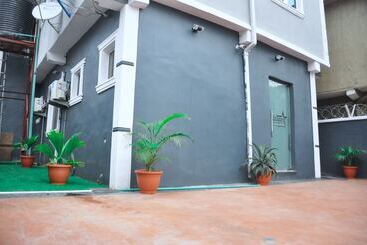 پانسیون Starexx Luxury Apartment