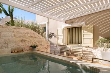 پانسیون Suite Home Santorini