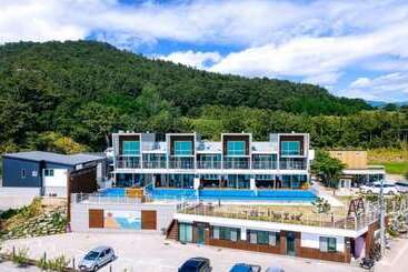 Pohang Cheonnyeonbawi Pension