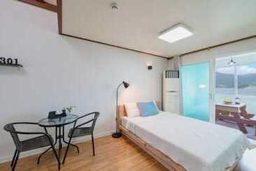 Geoje Badageurigo Pension