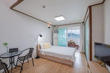 Geoje Badageurigo Pension
