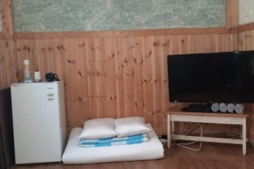 Goesan Byeolbitsanmagi Pension