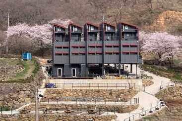 Gurye Jirisan Rosinante House Pension