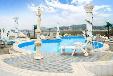 Hwaseong Santorini Pension 8