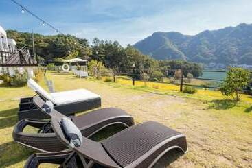 Pensione Gapyeong High Palace Pool Villa