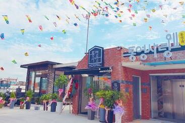 פנסיון Tongyeong Sarang Hostel
