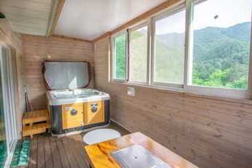 Pocheon Joey Tomato Pension