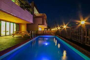 پانسیون Pohang Blue Hill Pool Villa