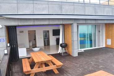 پانسیون Pohang Blue Hill Pool Villa