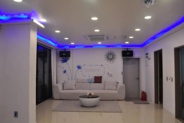 پانسیون Pohang Blue Hill Pool Villa