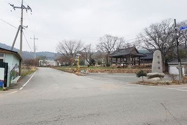 Yeongam Seonhyanggwan Hanok Pension
